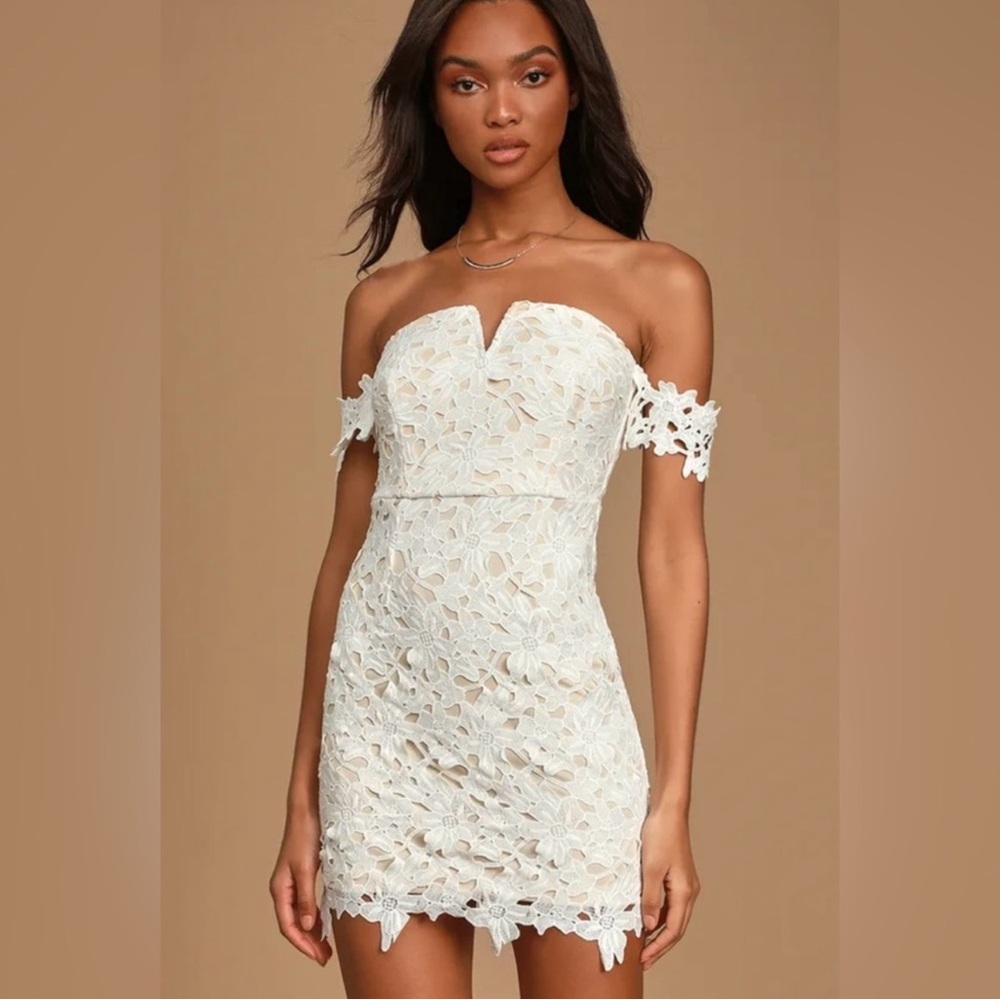NWT! Lulu's Venice Villa White Crochet, Size: M
Lace Off-the-Shoulder Mini Dress